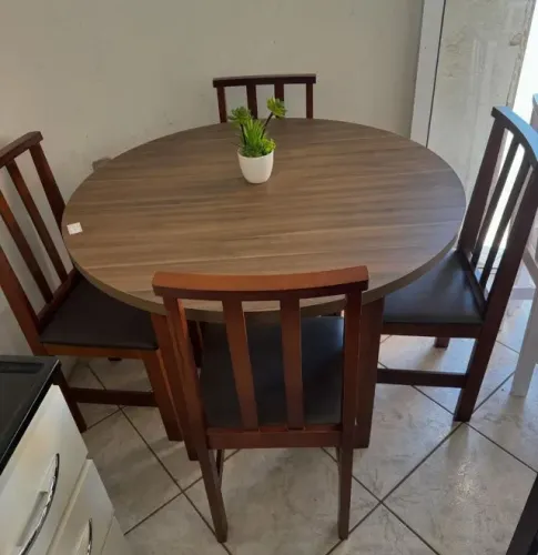 OFERTA RELÂMPAGO! MESA COM 4 CADEIRAS REDONDA NOVAS DIRETO DE FÁBRICA!