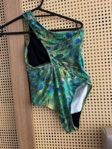 Body lycra um ombro