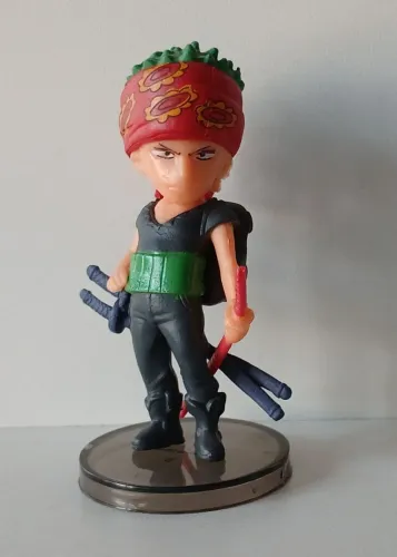 BONECO ACTION FIGURE MINIATURA ONE PIECE ZORO
