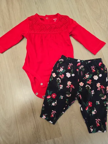 Conjunto Carter's Body Vermelho e Calça Floral