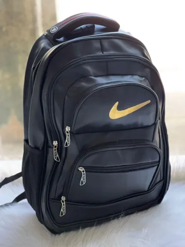 Mochila de couro sintético