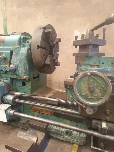 Torno mecânico Morrison Marshall 1200 mm na cava e 2 metros entre pontas