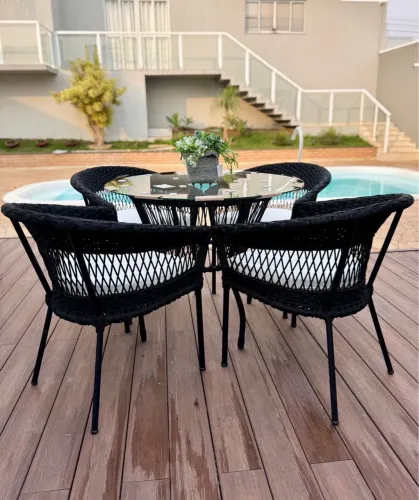 Mesa de jantar + 4 poltronas em tricô nautico novo