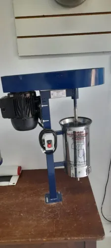 Máquina de bater açaí 