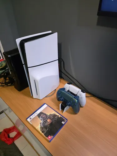 PS5 Slim 1TB - c/ mídia física