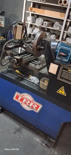 Torno para diamantar rodas automotivas