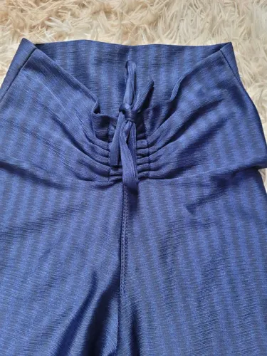 Calça Legging Azul  em Poliamida.