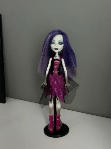 Boneca Spectra Monster High