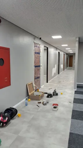 Montagem e fabricação de portas