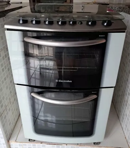 Fogão Electrolux 4 Bocas e 2 Fornos