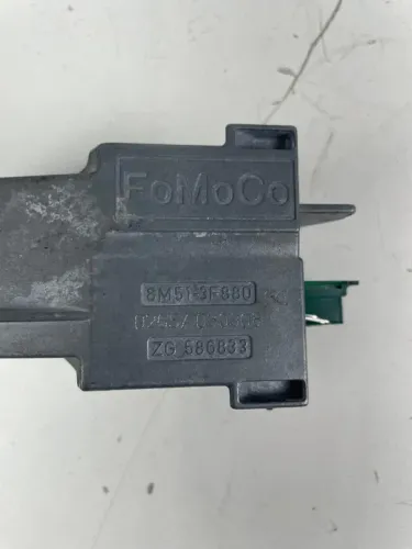 Trava De Direção Ford/focus 8m513f880 detalhe tomada