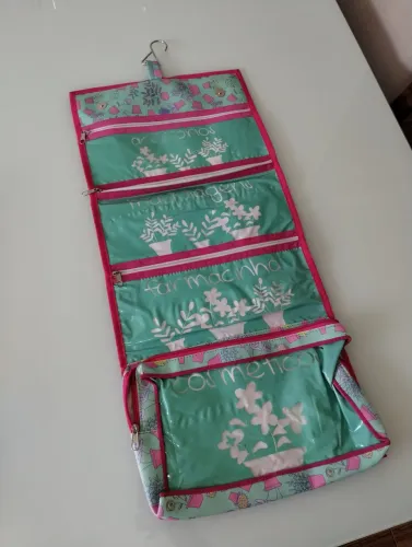 Necessaire organizadora pendurável