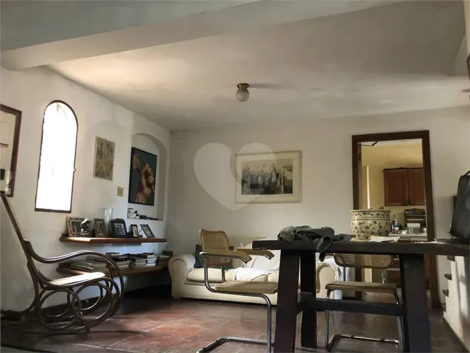 Casa em Condomínio à venda com 3 quartos, sendo 2 suítes, em Morumbi, São Paulo - SP