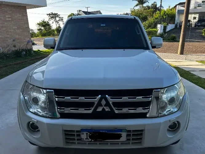 Mitsubishi Pajero HPE Full 3.2 4X4 T.i.dies. 5P AUT 2013