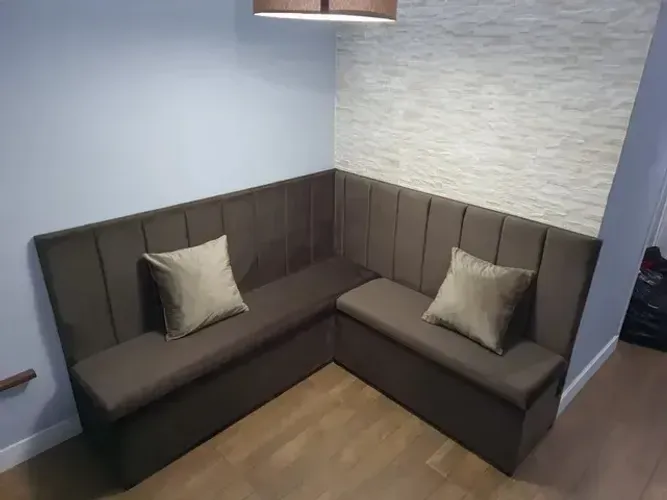 canto alemão  1.30 x 1.50m   estofado com baú 