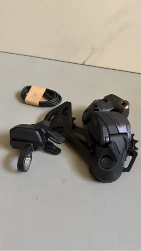 Shimano deore xt di2 m8250