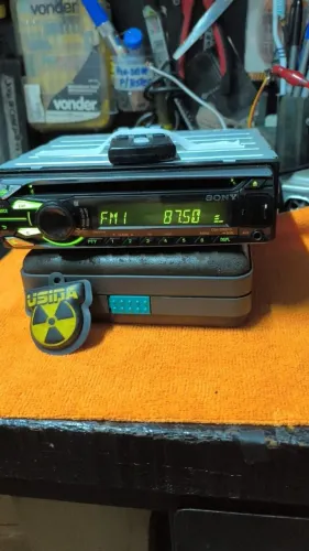 Rádio Sony Camaleão modelo GT625ui