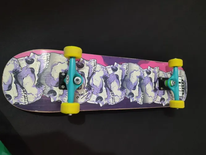 SKATE PARA ADULTO SEMI NOVO POUCO USADO