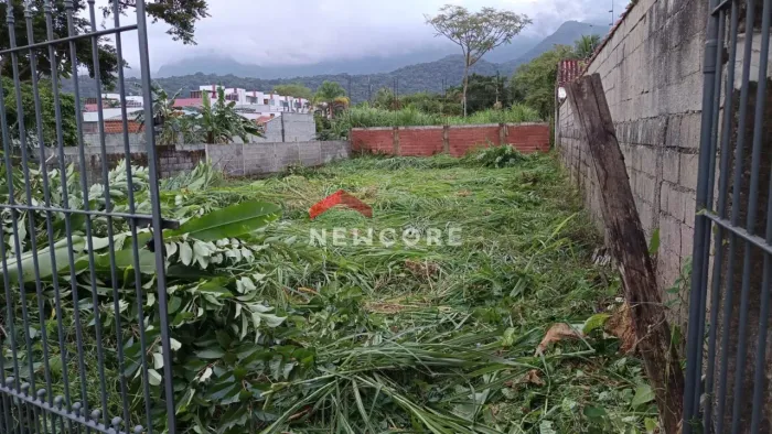 Lote em Rua Q - Balneário Gardem Mar - Caraguatatuba/SP