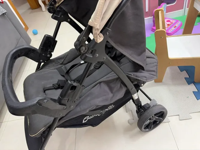 Carrinho de Bebê Burigotto Zap - Super Compacto e Prático
