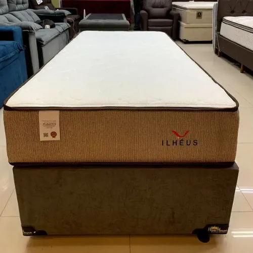 Urgente vendo um colchão semi novo não entrego