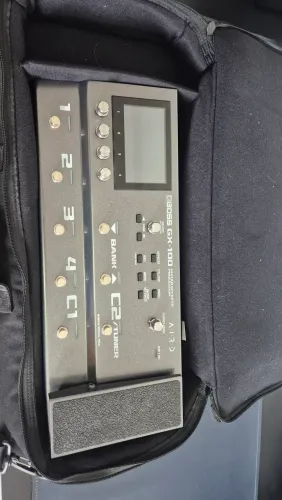 Pedaleira boss gx100