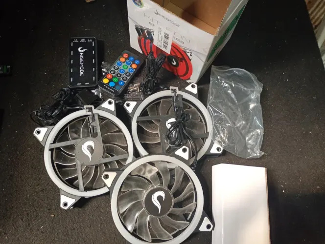 Kit com 3 ventoinhas Rose mode 120m RGB