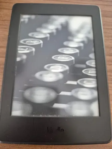 Amazon Kindle Paperwhite 7ª Geração | Semi-novo + Acessórios Inclusos