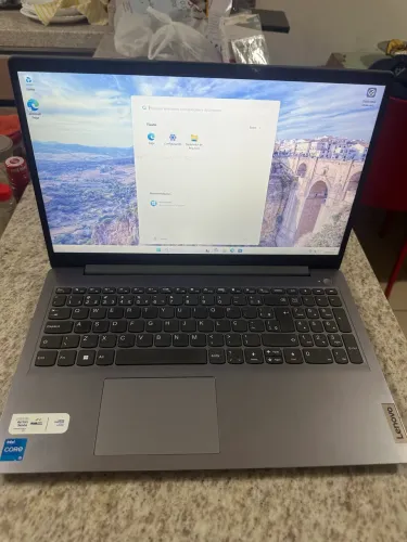 Lenovo core i5 décima primeira geração 8GB de memória SSD de 512