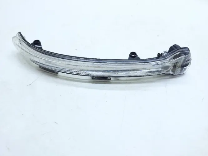 Pisca Retrovisor Esquerdo Vw Jetta Gli 2.0 2024 5gm949101 Esquerdo Branco