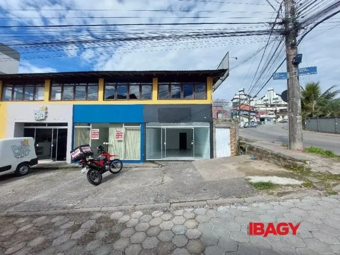 Oportunidade! Loja em João Paulo - Florianópolis