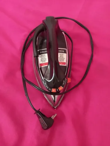 Ferro de passar roupa 220v