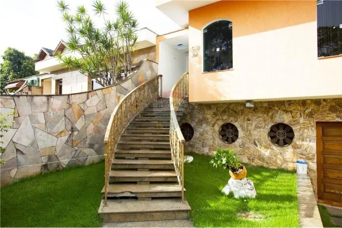 Casa na Vila Rosália com piscina e 3 suítes