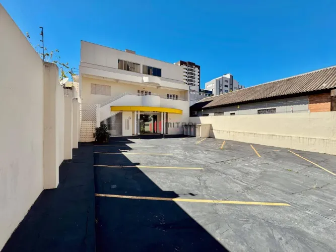 Sobrado comercial para locação -R$. 12.000,00, medindo 450 m2, 10 salas e um salão de 55 m