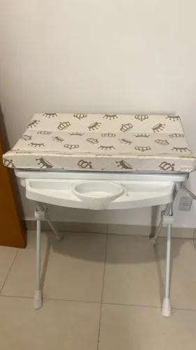 Banheira com trocador e suporte