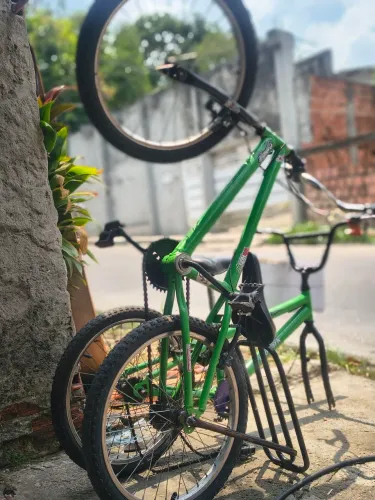 Bike/ bicicleta Montadinha aro 20 verdinha top com os dois freios GTA *00 whatts