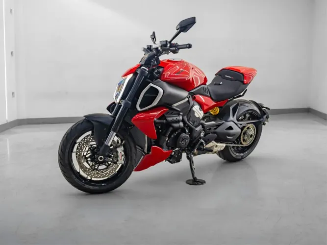 Ducati Diavel v4 2024