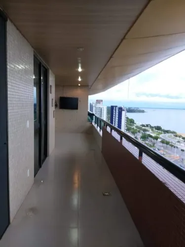 Apartamento Orla da Ponta Negra/ 3 suítes/ semi-mobilhado/ andar alto.