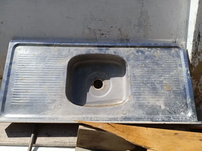 Balcão de alumínio