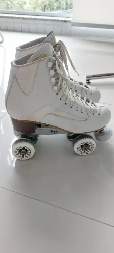 Patins Adventure Branco c/ Roda Branca