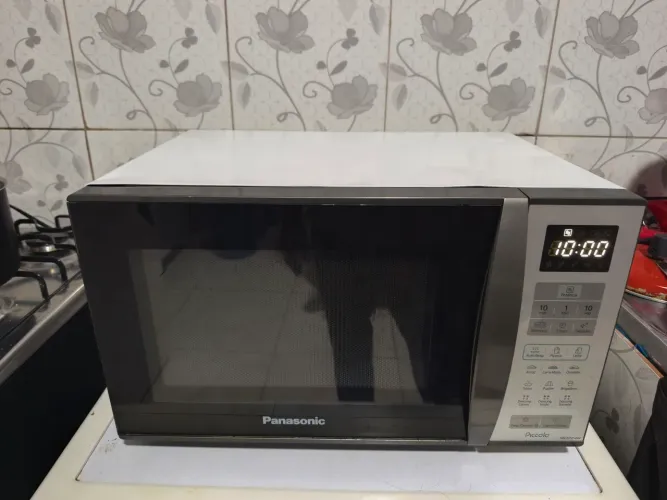 Vende-se microondas Panasonic 25 litros 