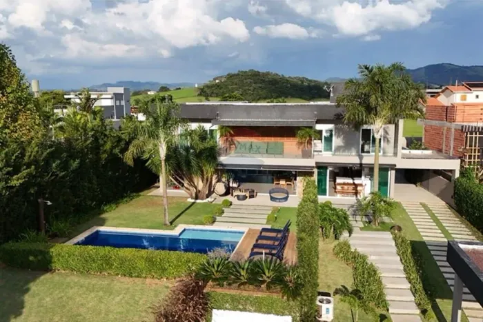 Casa de alto padrão em condomínio, 5 suítes, vista para a represa - Porto Laranjeira Pirac
