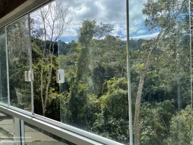 SITIO EM NAZARÉ PAULISTA COM 23.500 M2 E CASA DE 4 SUÍTES EM FORMAÇÃO