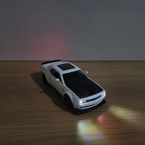 Dodge Challenger SRT Hellcat Miniatura