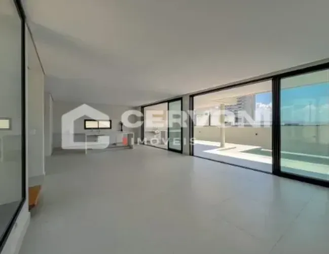 Casa Contemporânea com Energia Solar e Infraestrutura Inteligente no Condomínio Residencia