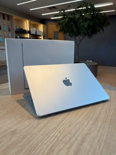 MacBook Air M4 256GB | 16GB 13.6 POL Azul - Seminovo