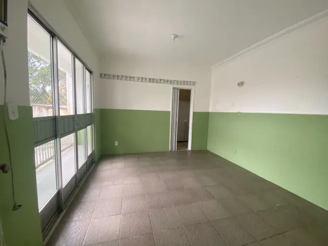 Imóvel Comercial com 3 Pavimentos à venda por R$ 500.000,00 em em Vila Valqueire - RJ
