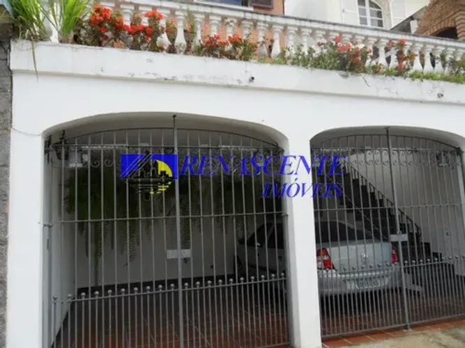 Sobrado com duas frentes, bem próximo a padaria Primícia