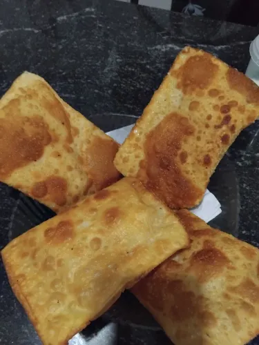 Pastel, coxinha e Hambúrguer