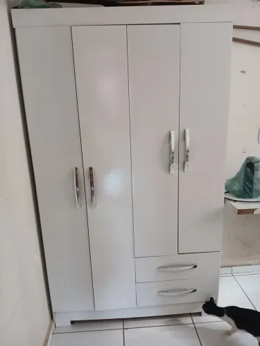 Guarda roupas solteiro